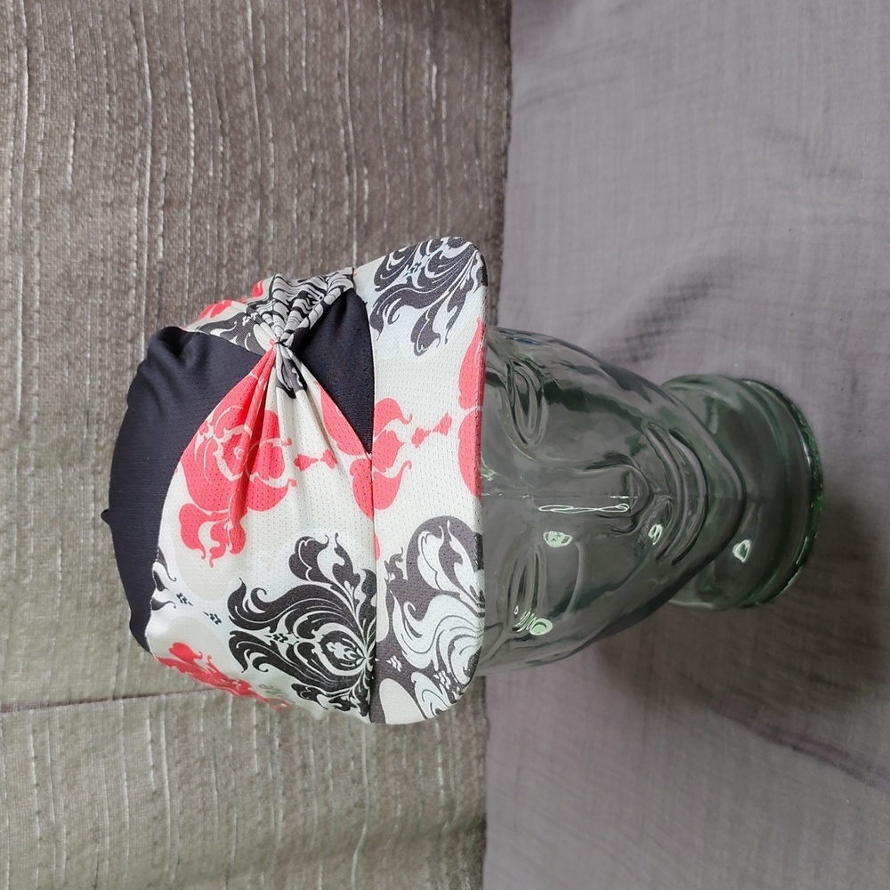 Sauce‎ Active Hat Cap Womens Adjustable Black White